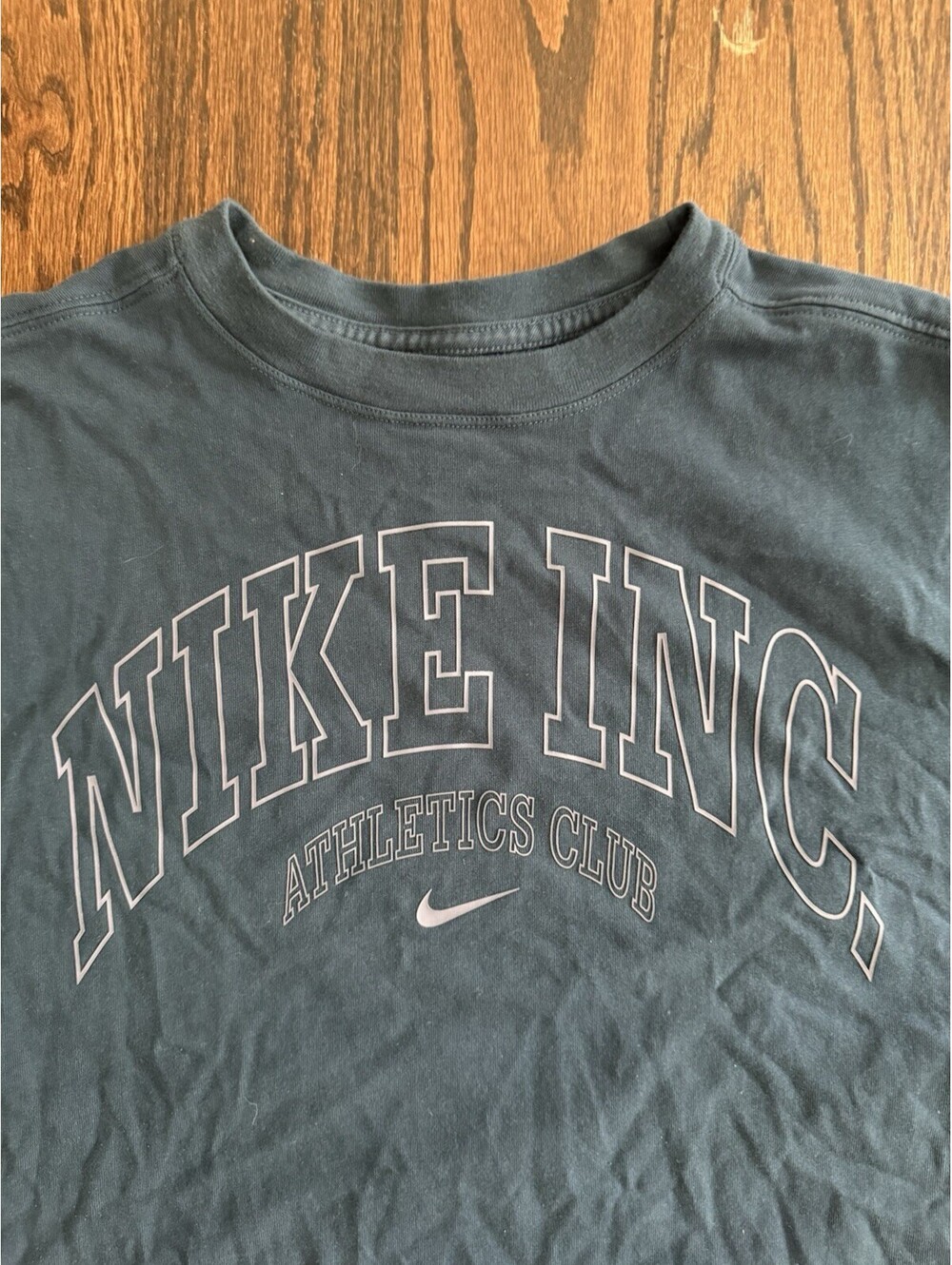 Nike Athletics Club T-Shirt Men’s Medium Oversized Fit The Nike Tee